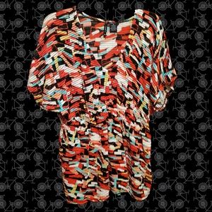 New Directions empire waist multicolor top with cap sleeves size M.